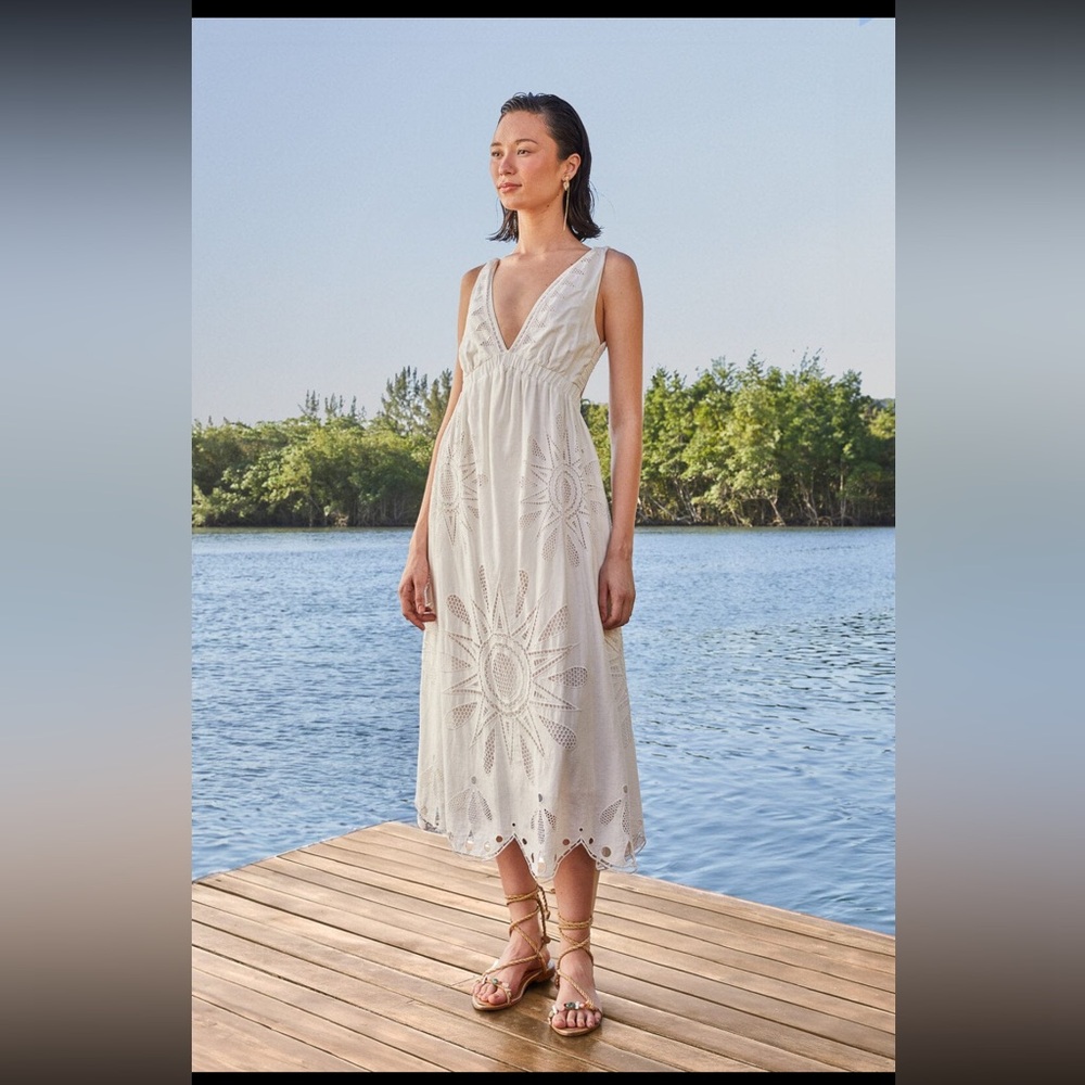 Off-White Maxi Richelieu Lenzing™ Ecovero™ Euroflax™ Maxi Dress